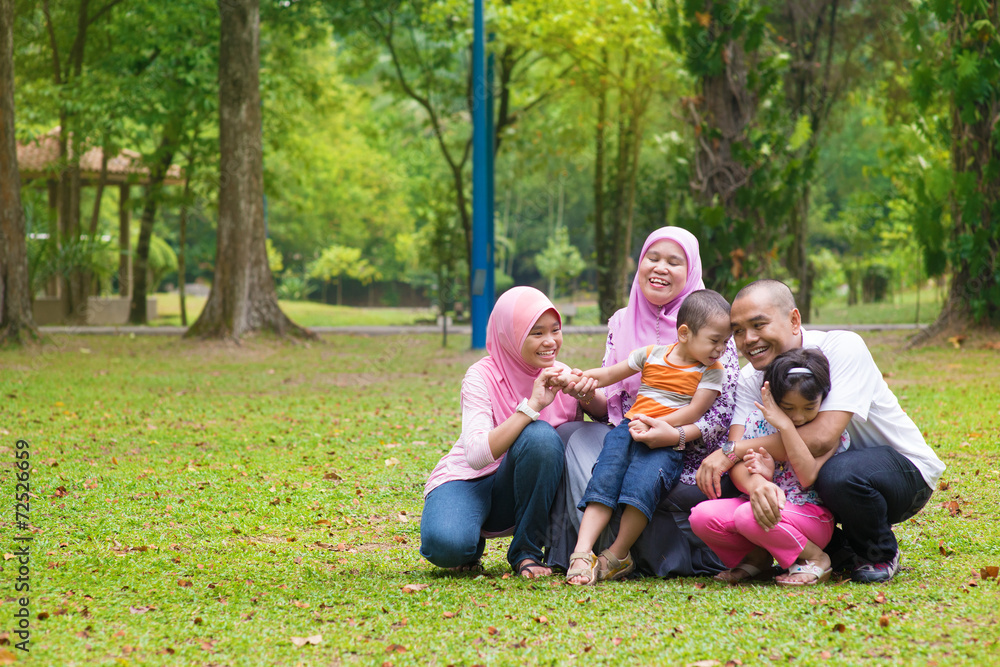 Fototapeta premium Asian Muslim family lifestyle