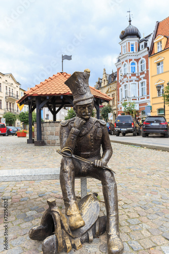 Posąg ułana z powstania listopadowego na rynku w Brodnicy