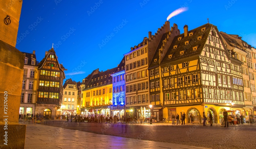 Fototapeta premium Strasbourg, Place de la Cathédrale