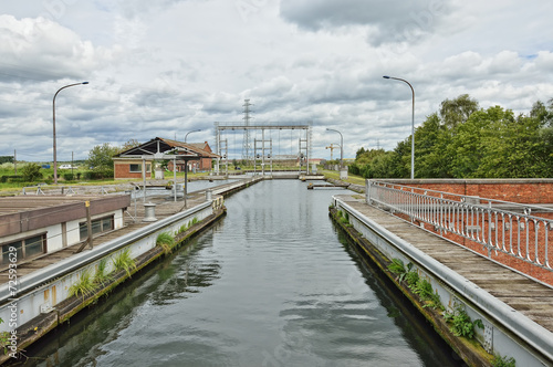 Hydraulic boat Lift Number 1 of Louviere in Houden photo
