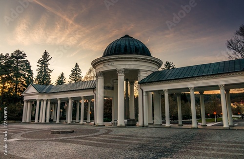 Fototapete Rudolf pramen colonnade in Marianske Lazne in Czech republic