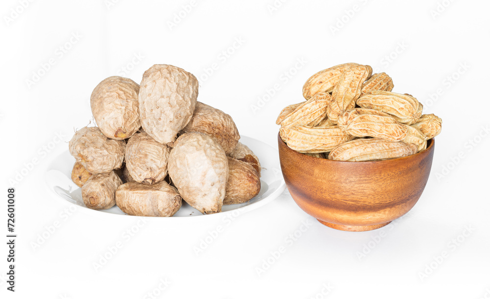 Boiled taro and peanuts Boiled taro and peanuts