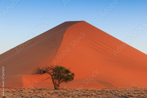 Spectacular red sanddune sunset Sossusvlei