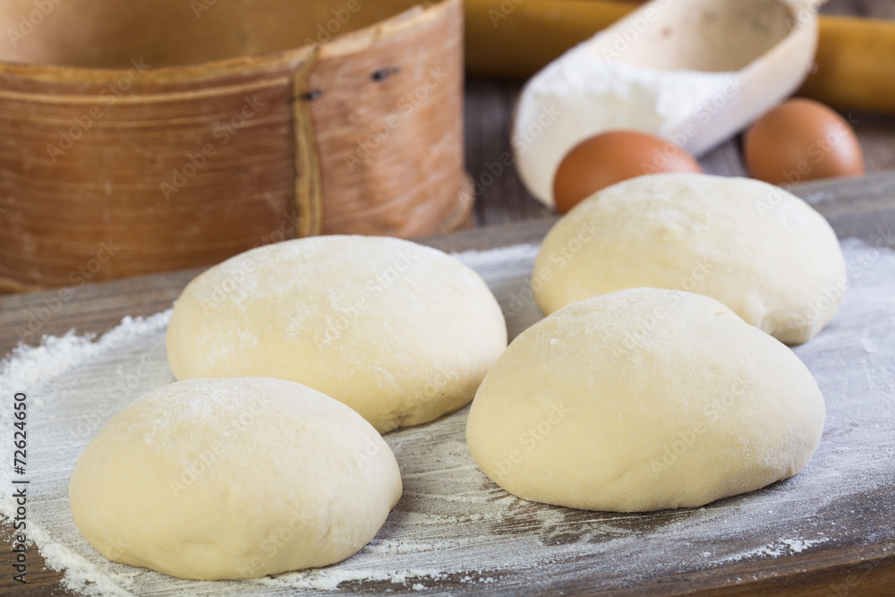 Yeast dough for pies.