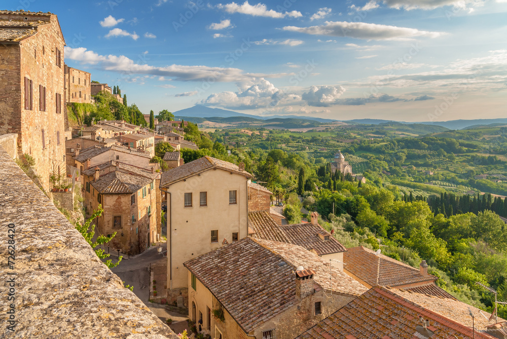 Fototapeta premium Krajobraz Toskanii widziany ze ścian Montepulciano, ja
