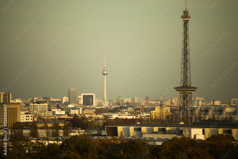 Berlin skyline im Abendlicht