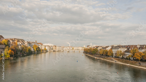 Basel, Altstadt, Rhein, Rheinbrücke, Rheinufer, Herbst, Schweiz © bill_17