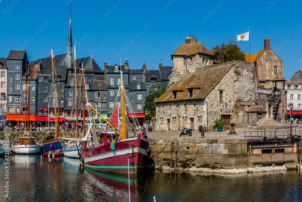Fototapeta premium 4918 Honfleur Vieux Bassin - Lieutenance
