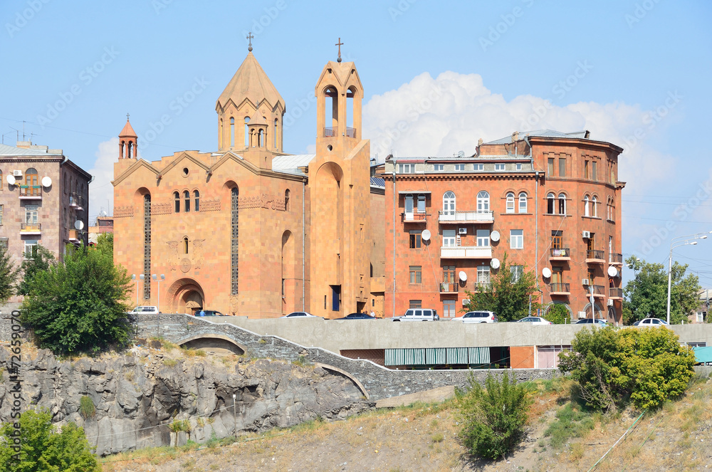 Викариальная церковь Св. Саргис в Ереване