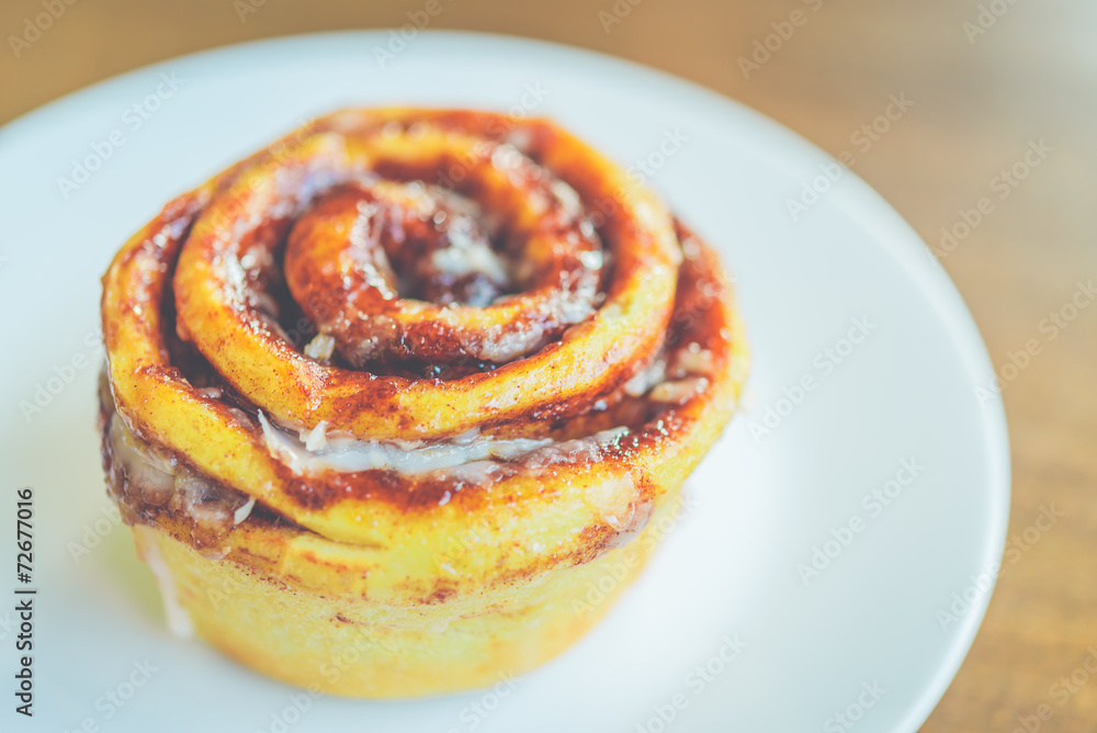 cinnamon roll cinnamon roll