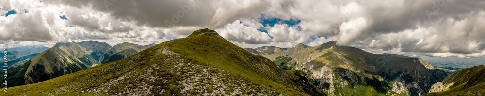 Panoramica monti sibillini dal Monte Sibilla