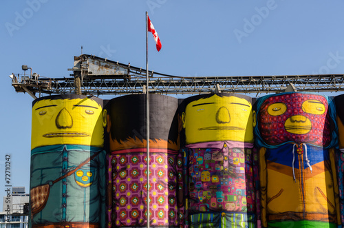 Fotografie silos per il cemento decorati a Vancouver