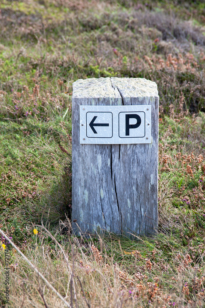 Poteau indicateur à la pointe du Van, Finistère, Bretagne Poteau indicateur à la pointe du Van, Finistère, Bretagne