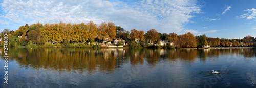 Bords de Seine en automne à Melun photo