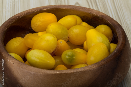 Yellow cherry tomatoes