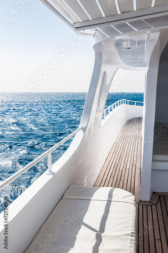 White yacht in the red sea © smallredgirl