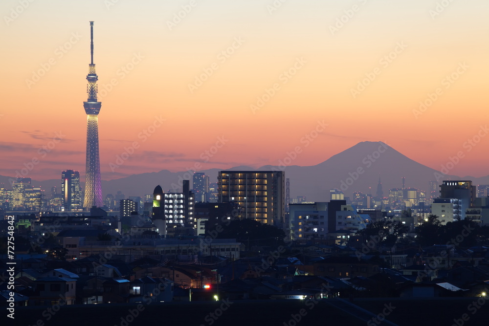 Obraz premium Tokio zachód słońca z Tokyo Sky Tree i Mountain Fuji
