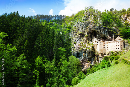 Quadro em tela Slovenian famous Predjama castle