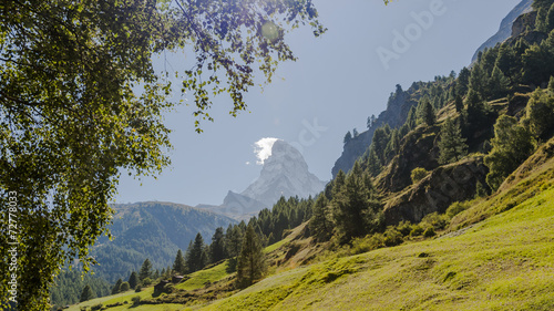 Zermatt, Walliser Dorf, Schweizer Alpen, Sommer, Berge photo