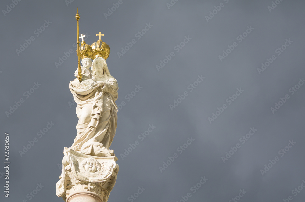 Virgin Mary and Baby Jesus Horizontal Virgin Mary and Baby Jesus Horizontal