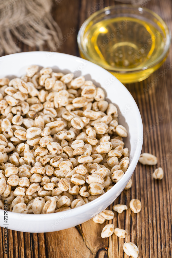Portion of puffed wheat Portion of puffed wheat