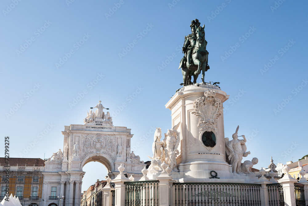 Statue Of King Jose I And Rua Augusta Arch