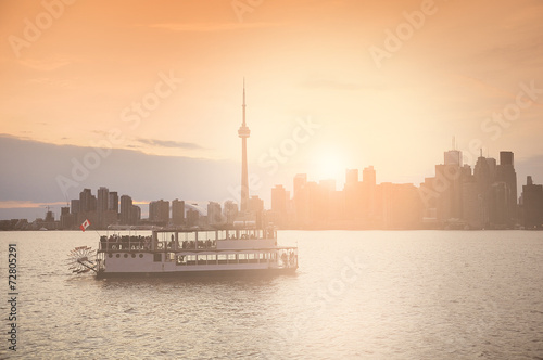 Canvas Print Old ship with young people. Ontario lake.
