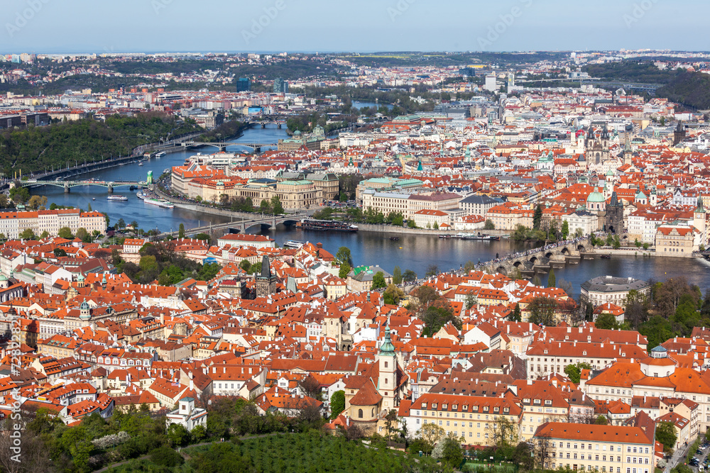 Obraz premium View of Charles Bridge over Vltava river and Old city from Petri