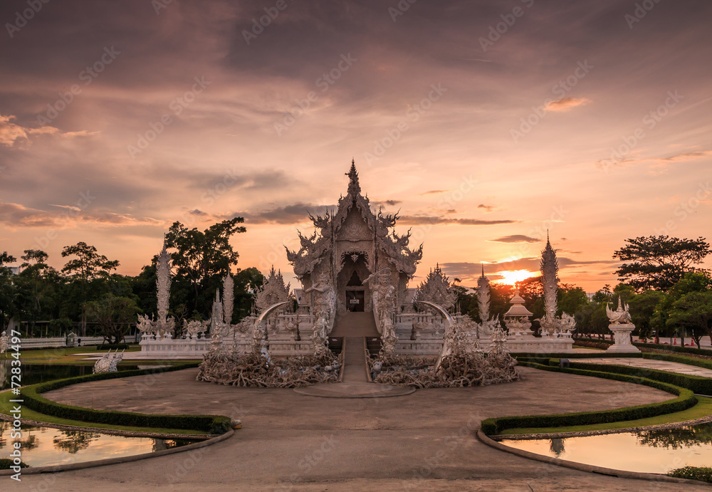 Obraz premium Wat Rong Khun in Chiangrai province of Thailand
