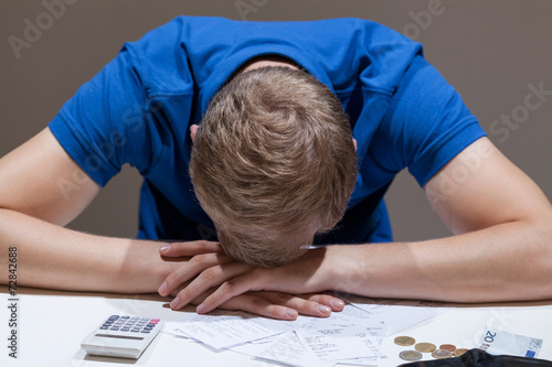 Fotografie Frustrated man not having money