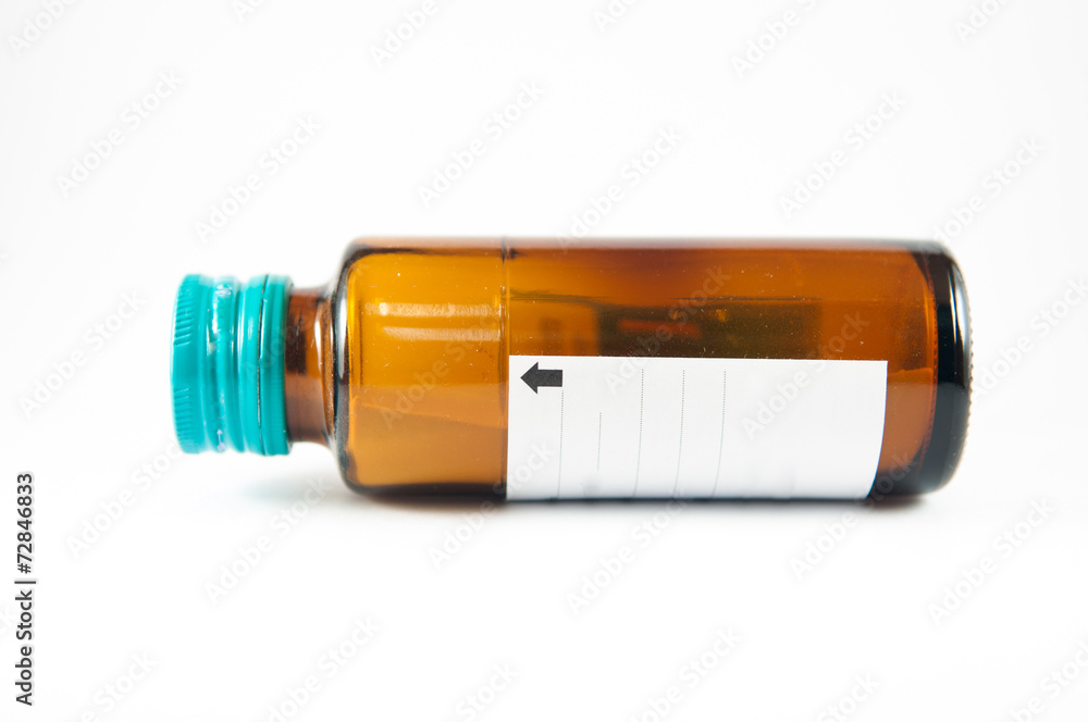 Closed up level of water fill on dry syrup bottle Closed up level of water fill on dry syrup bottle