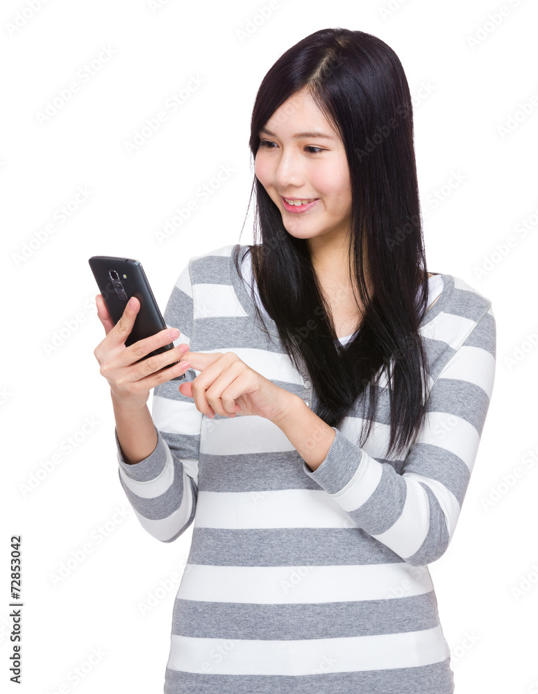 Woman read the message on cellphone