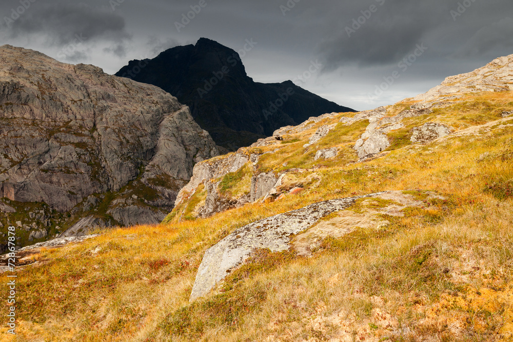 Landschaft auf den Lofoten in Nordnorwegen Landschaft auf den Lofoten in Nordnorwegen