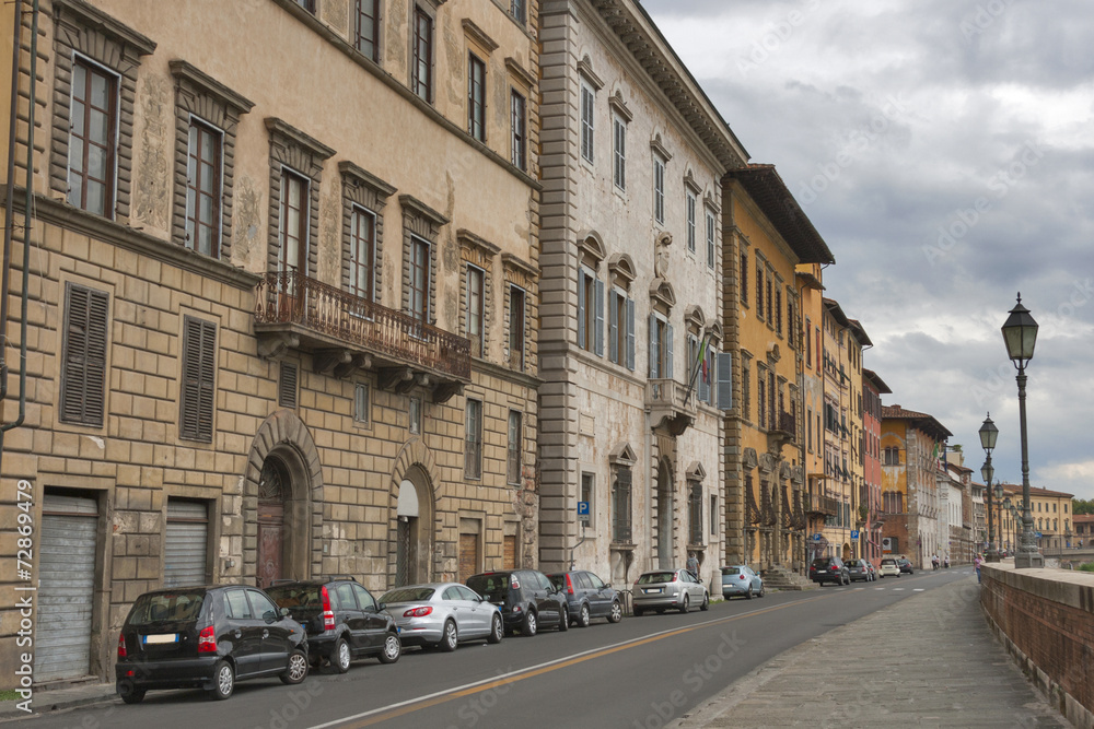 Old houses and Palazzo alla Giornata in Pisa