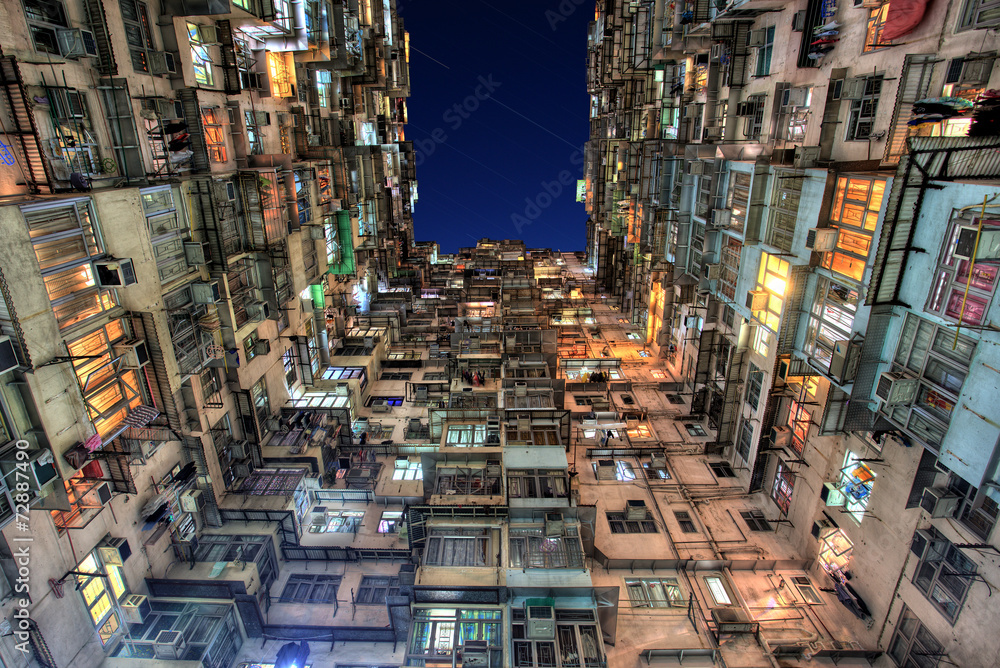 Obraz premium Stare kolorowe apartamenty w Hongkongu