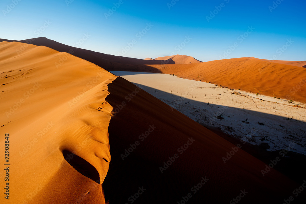 sand dunes at Sossusvlei, Namibia - obrazy, fototapety, plakaty 