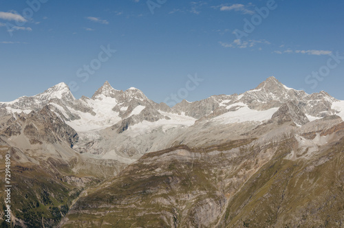 Zermatt, Dorf, Weisshorn, Alpen, Walliser Alpen, Zinalhorn, Zinalgletscher, Dent Blanche, Wanderweg, Gletscher, Sommer, Wallis, Schweiz © bill_17