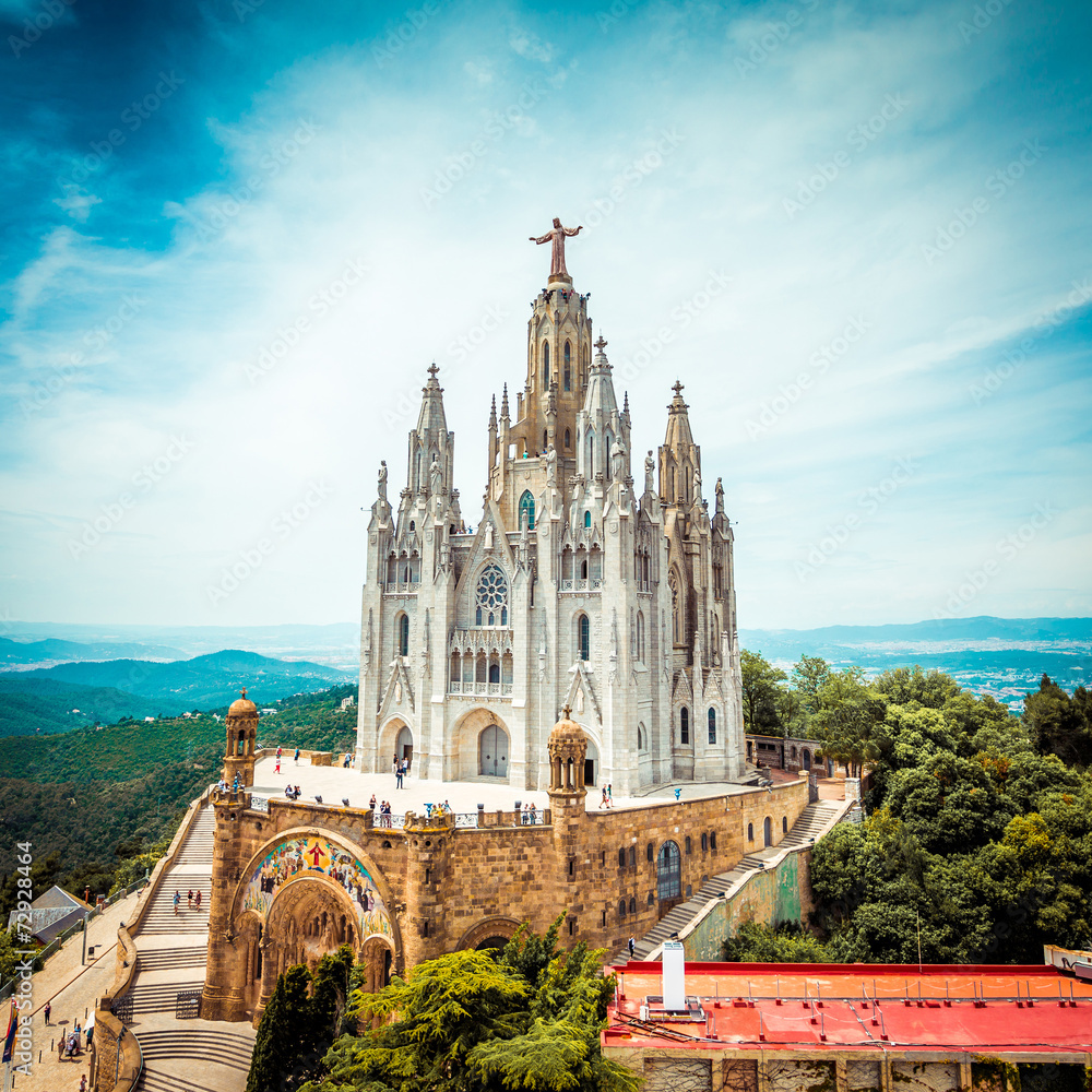 Fototapeta premium Tibidabo church on mountain in Barcelona