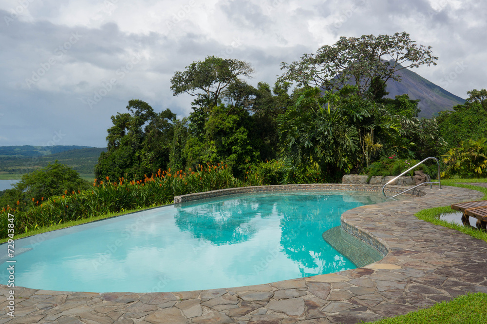 piscine et volcan Arenal - Costa Rica