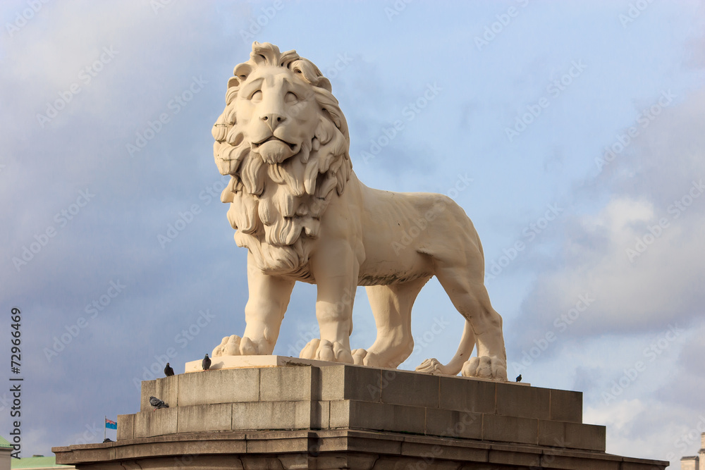 Lion statue on Westminster bridge, London
