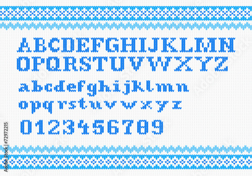 blaues gestricktes Alphabet auf weiß