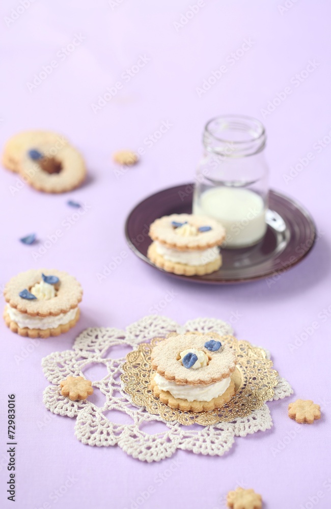 Sandwich Cookies with Cream Cheese and Violet Filling