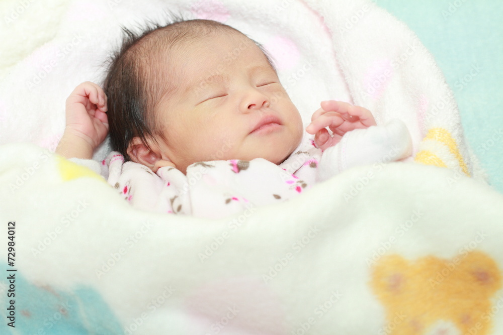 生後1ヶ月の赤ちゃんの寝顔