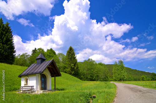 Fotografia Small chapel next to the country road in Bavaria, Germany