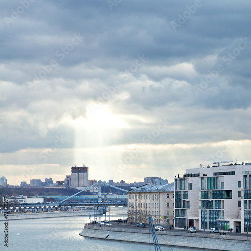 Wallpaper Mural Moskva River and sunbeams in Moscow in autumn Torontodigital.ca
