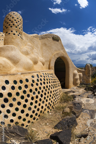 Fassade eines Lehmbauhauses bei Taos, USA photo