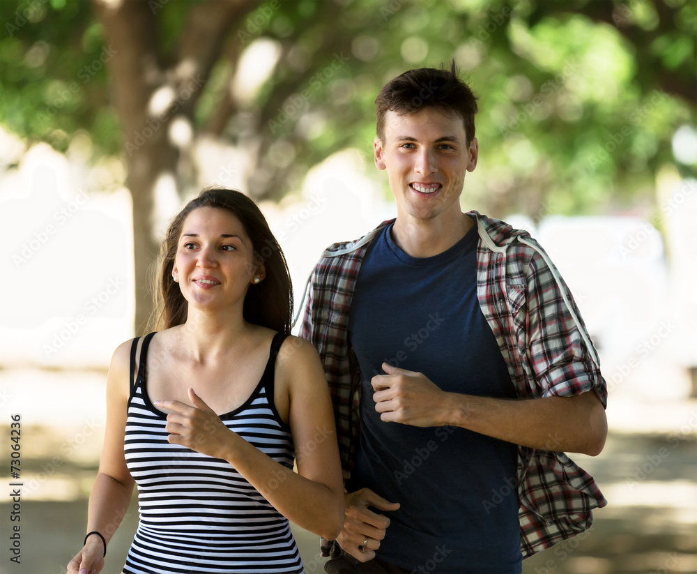 Obraz premium Сouple jogging in morning