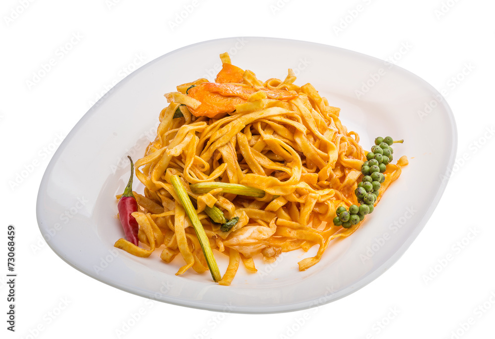 Fried noodles with vegetables