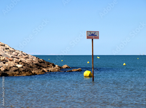 Baignade dangereuse photo