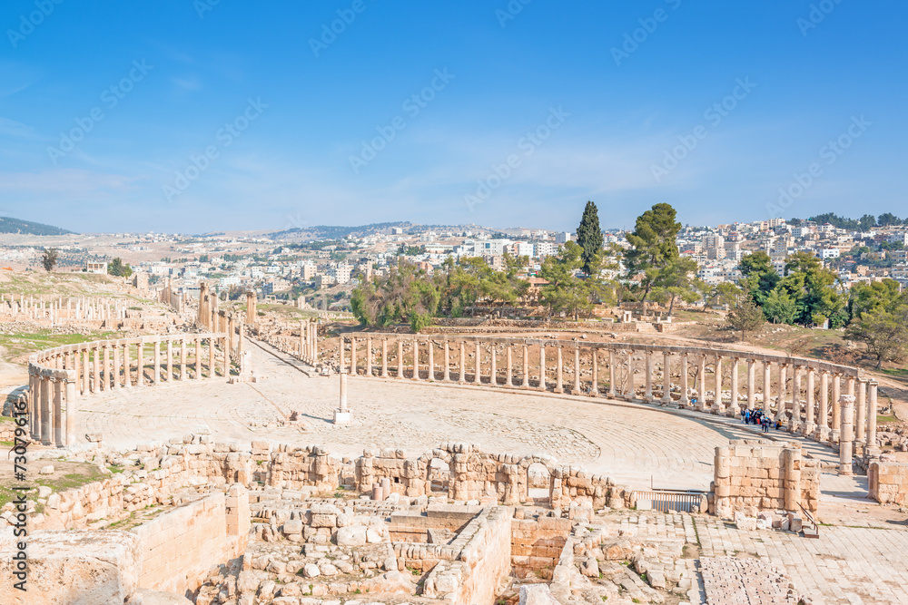 Naklejka premium Roman Oval Forum in the ancient Jerash, Jordan.
